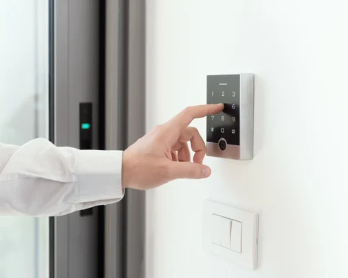 Sistemi di automazione per porte antintrusione: protezione e innovazione